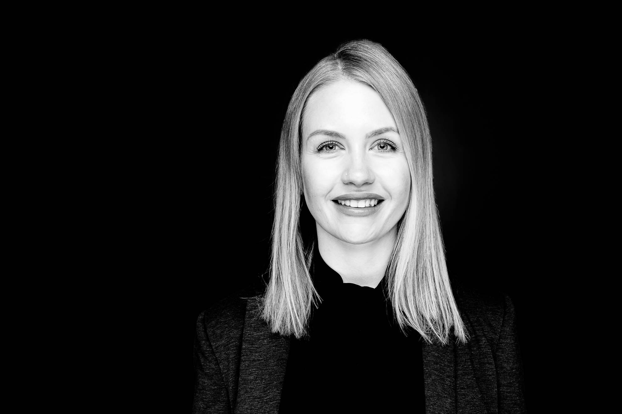 Export x3 Headshot  06038 Dez 01 2019 Bearbeitet 2 Headshots 2019  Miro Nicole Nadine